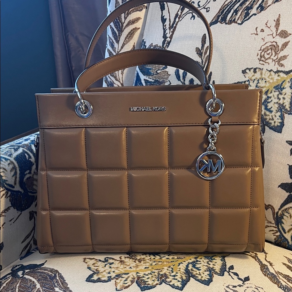 Michael Kors Susan Quilted Med Chain Satchel